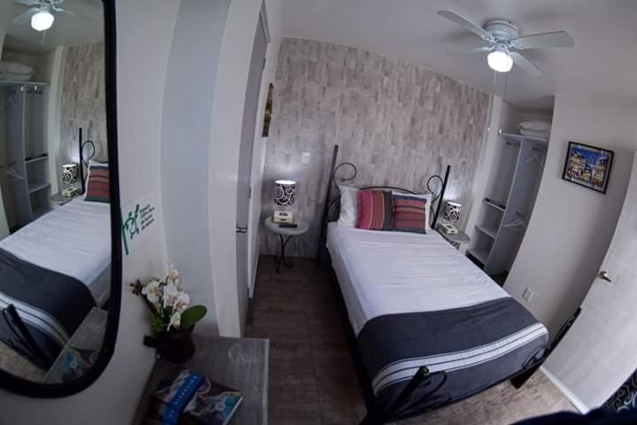 Hotel Tres Sofias Querétaro Екстериор снимка
